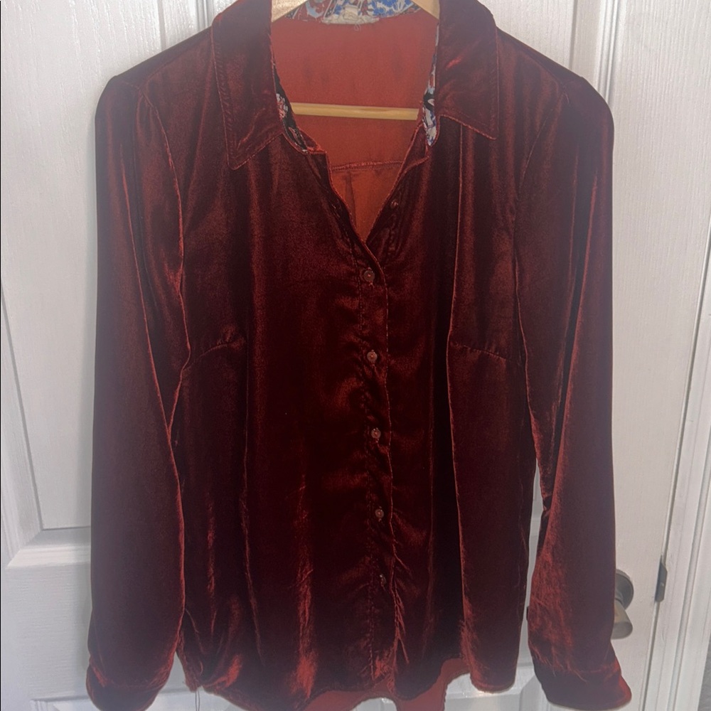 Umgee Velvet Button Down Shirt in Rich burgundy, red‎